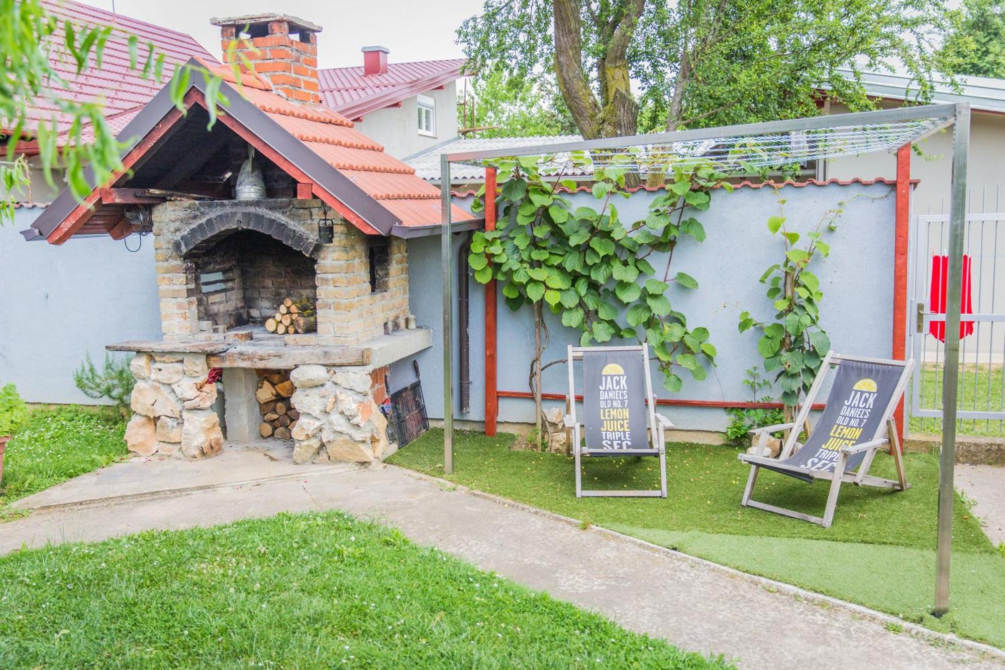 Tara Garden Hotel Velika Gorica Exterior photo