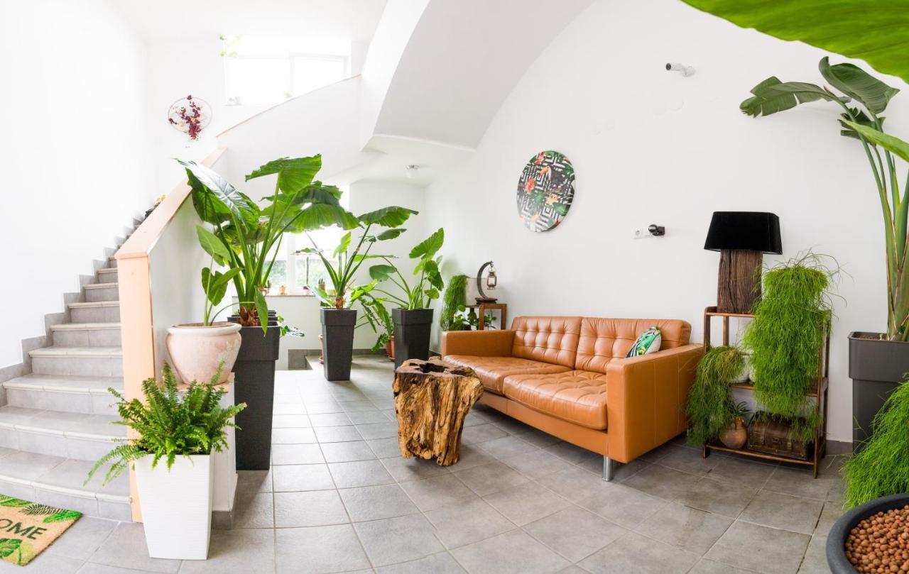 Tara Garden Hotel Velika Gorica Exterior photo