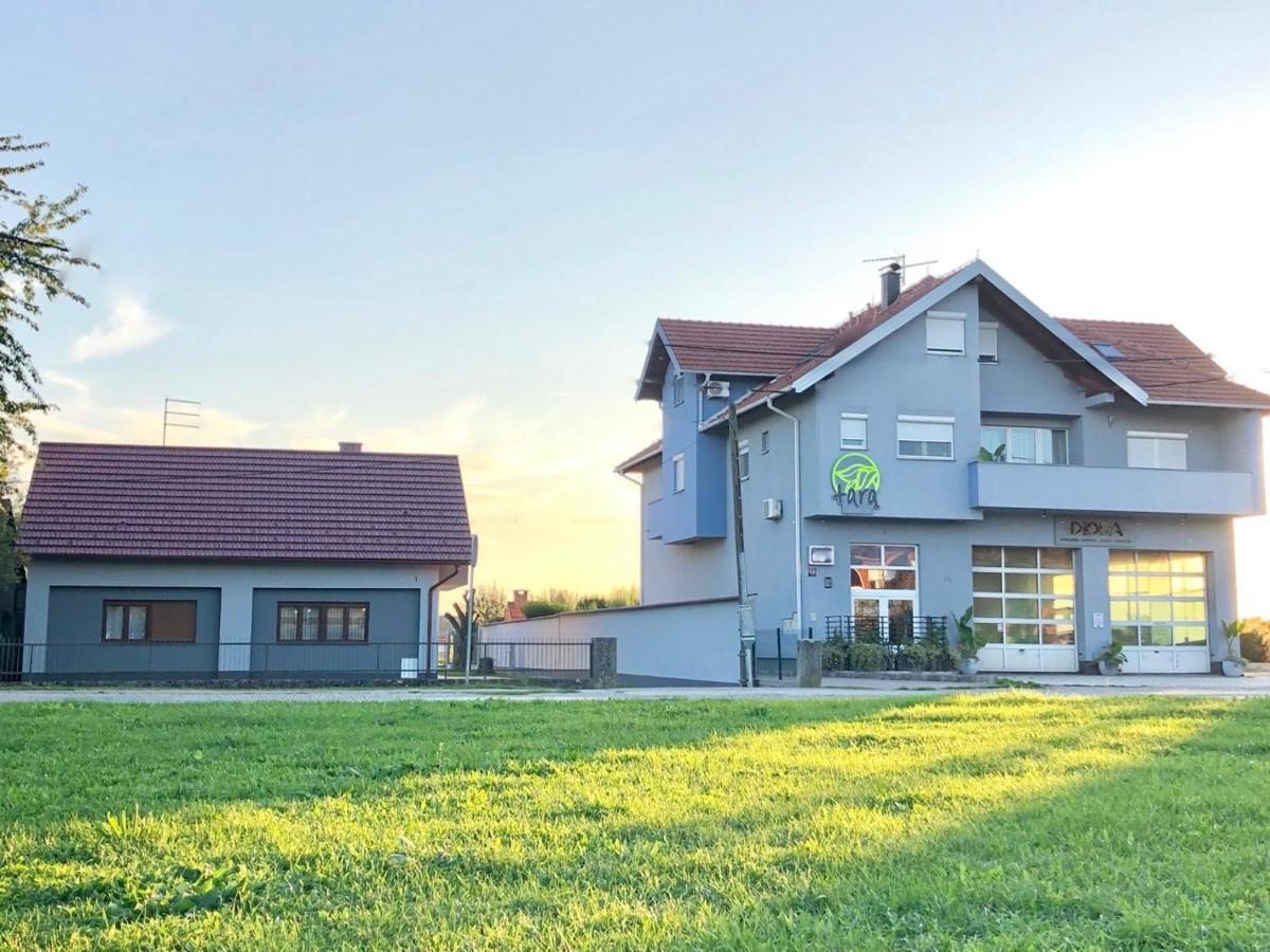 Tara Garden Hotel Velika Gorica Exterior photo